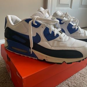 Men’s Nike AirMax size 13